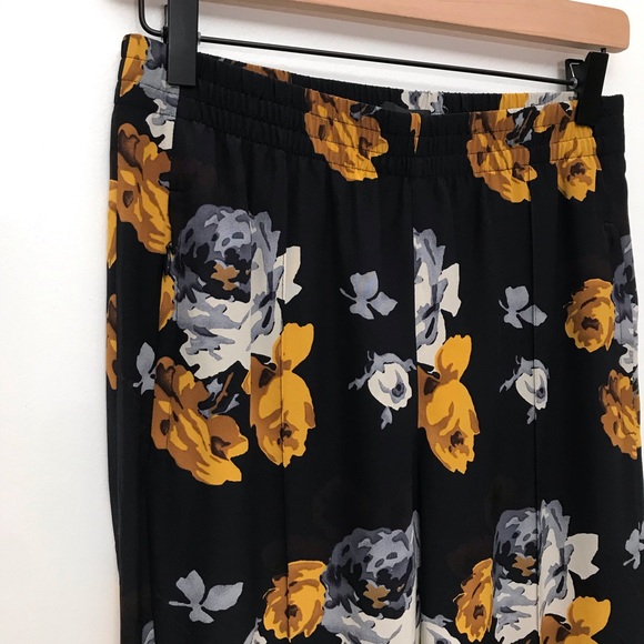 THEORY Viewpine Distressed Floral Pant - Picture 7 of 11